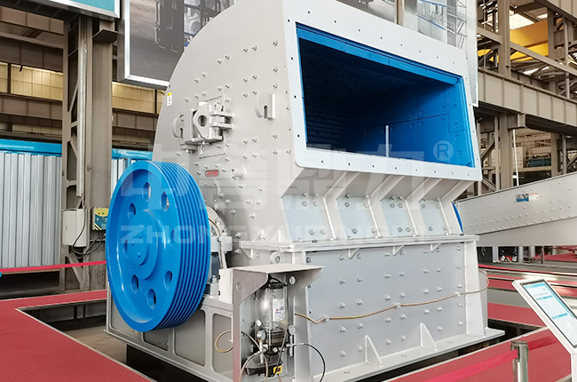 大型重錘式破碎機(jī)