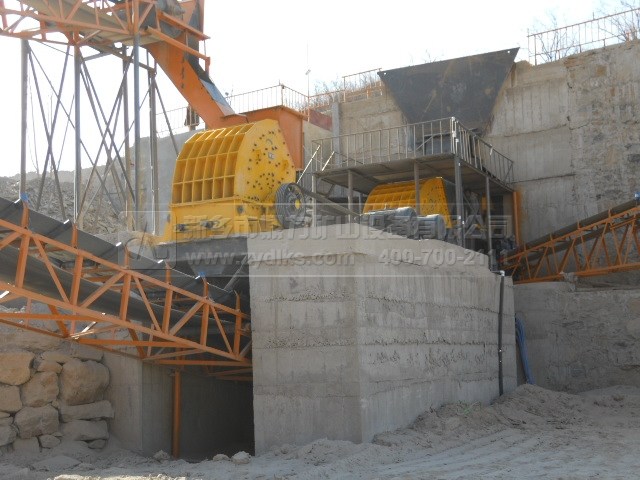 破碎機(jī)生產(chǎn)設(shè)備開機(jī)時(shí)需要注意的事項(xiàng)