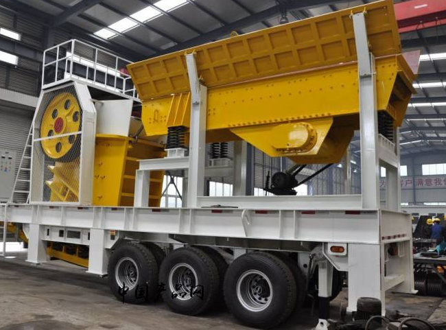 履帶式移動(dòng)破碎站破碎機(jī)