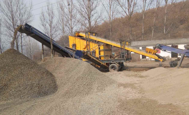 履帶式移動(dòng)破碎站破碎機(jī)