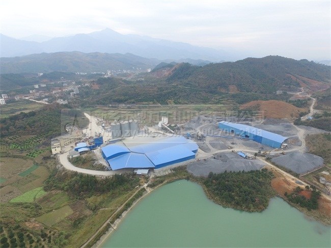 碎石機(jī)生產(chǎn)線生產(chǎn)現(xiàn)場(chǎng)