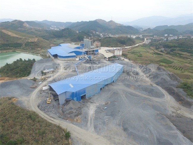 碎石機(jī)生產(chǎn)線生產(chǎn)現(xiàn)場(chǎng)