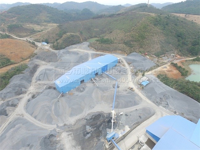 碎石機(jī)生產(chǎn)線生產(chǎn)現(xiàn)場(chǎng)