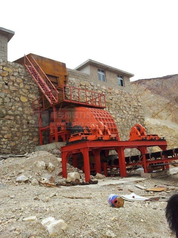 影響破碎機(jī)工作指標(biāo)的因素