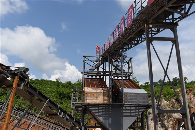 制砂生產(chǎn)線現(xiàn)場(chǎng)圖片