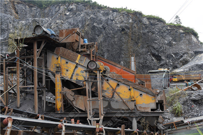 時(shí)產(chǎn)200噸機(jī)制砂生產(chǎn)線現(xiàn)場(chǎng)案例圖片