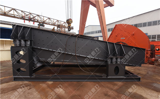 振動(dòng)送料機(jī)設(shè)備